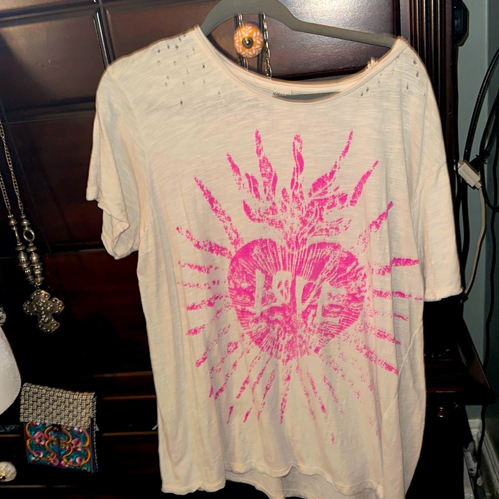 Magnolia Pearl short sleeve T-Shirt. All MP are at final price
